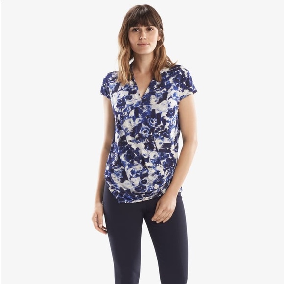 The Ferrante Top Floral Crepe Blue/Ivory NWT! - Picture 2 of 4